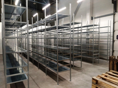 Automaailm autovaruosadu-butikk i Rakvere, Estland